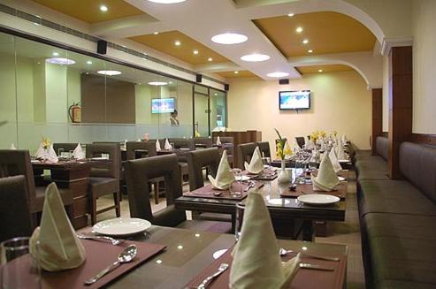 Hotel Crown Royale Dehradun Exterior foto