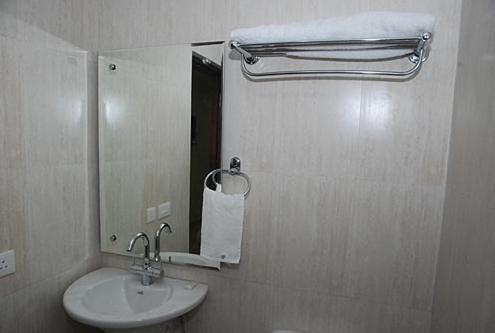 Hotel Crown Royale Dehradun Zimmer foto