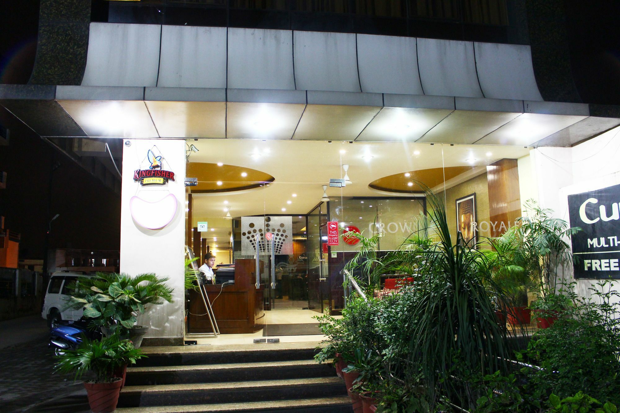 Hotel Crown Royale Dehradun Exterior foto